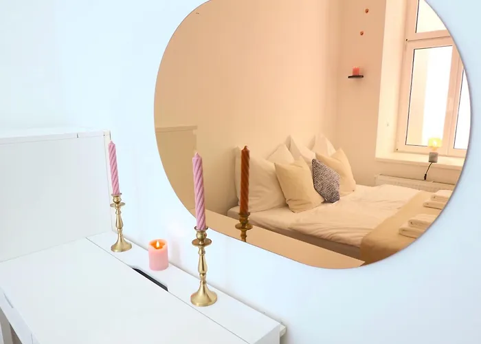 Апартаменти Thalia Garden - 8 Min To Center
