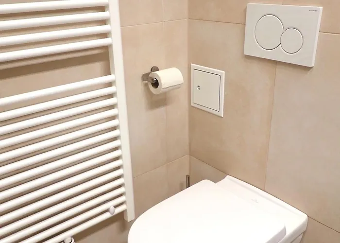 Thalia Garden - 8 Min To Center Apartment