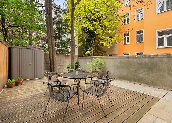 Thalia Garden - 8 Min To Center Apartment *