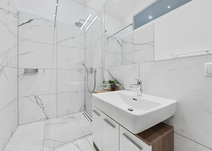 Apartment Thalia Garden - 8 Min To Center